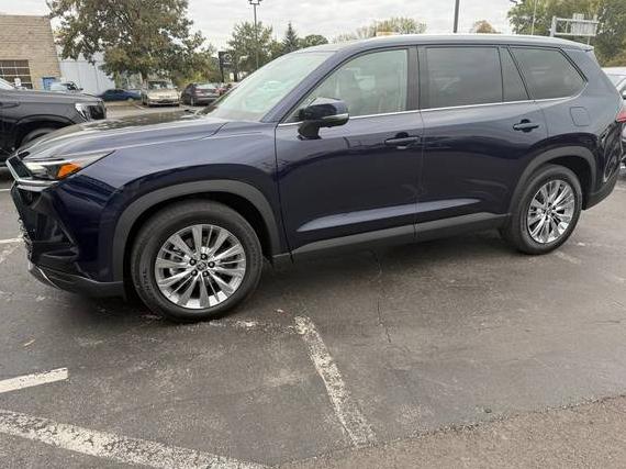 TOYOTA GRAND HIGHLANDER 2025 5TDAAAB5XSS098907 image